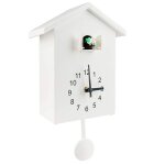 Horloge murale nordique avec oiseau coucou ? loiseau sort par la fen�tre pour indiquer lheure.
