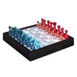 Jeu d�chec transparent avec pions rouges et bleus et �clairage led