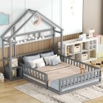 Lit 140x190 cm en pin gris avec t�te en forme de maison garde?corps 32 cm et chevet int�gr� ? style enfant ...