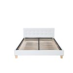 Lit blanc avec sommier + t�te de lit capitonn�e - pieds en 10 cm - matelas 140x190 - 2 x 13 lattes - ...