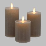Lot de 3 bougies led flamme scintillante Ø75cm h10 / 125 / 15cm avec nervures cire taupe avec télécommande ...