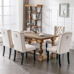 Lot de 4 chaises de salle � manger en velours avec pieds en ch�ne bouton heurtoir chrom� et garniture ...