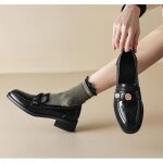 Mocassins femme Élégants en similicuir verni?chaussures plates de ville avec bout rond et boucle métallique ... Mocassins femme Élégants en similicuir verni?chaussures plates de ville avec bout rond et boucle métallique ...