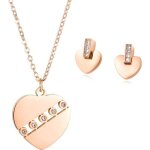 Parure collier et boucles doreilles c?ur baign�s dans lor. magnifique boite � bijoux offerte. cadeau ...