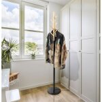 Portemanteau sur pied 6 crochets noir et marron pied rond