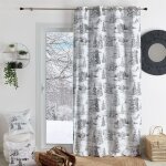 Rideau montagne sapins enneig�s gris clair 140x260 cm