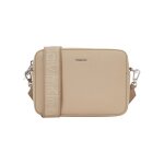 Sac  bandoulire beige uni lisse avec le nom de la marque et une anse large