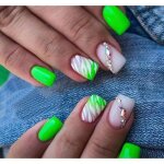 Set manucure pr�ts � poser 24 capsules + 5 accessoires carr�s vert strass r�utilisables lh originails ...
