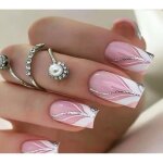 Set manucure pr�ts � poser 24 capsules + 5 accessoires french carr�s r�utilisables lh originails