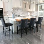 Tabouret de bar velours capitonn�e 2 pcs pieds bois clous chrom�s noir