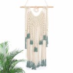 Tapisserie murale tisse verte et beige avec pompons style bohme chic pendentif hippie bohme dcoration ...