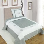 Alpes blanc - couvre lit boutis peaceland gris 100% coton 180x240 cm + 1 taie carr�e assortie ? brod� ...