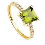 Bague en or 18 carats avec une fine pierre centrale en topaze p�ridot de 6x6 mm et des d�tails en oxyde ...