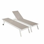Lot de 2 bains de soleil elsa en aluminium blanc et textilne taupe. transats multi positions avec roulettes ...