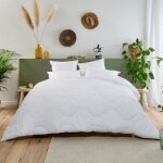 Couette h�tel tr�s chaude 200x200cm pour lit 1 / 2 personnes - gonflante - 500g / m2 - enveloppe 100% ...