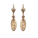 Boucles doreilles pendantes - bijouxia - dormeuse - plaqué or 18 carats - motifs ciselés - longueur 36 ... Boucles doreilles pendantes - bijouxia - dormeuse - plaqué or 18 carats - motifs ciselés - longueur 36 ...