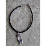 Bracelet - simili cuir noir - breloque chat - 20cm - fait main en france
