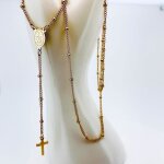 Chapelet croix et médaillon sainte vierge ? rosaire chaine satellite ? bijou chrétien ? collier croix ... Chapelet croix et médaillon sainte vierge ? rosaire chaine satellite ? bijou chrétien ? collier croix ...