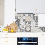 Fond de hotte adh�sif en aluminium carreau de ciment gris - 70x90 cm - 99deco