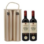 Coffret cadeau vin en bois naturel avec 2 bouteilles de vin