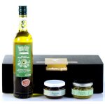 Coffret garni autour de lolive de provence - 1 huile et 2 tapenades origine france garantie dans une ...