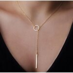 Collier femme chaine dor�e disque et pendentif