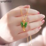 Collier en or véritable 999 de hong kong pendentif en jade incrusté dor papillon collier pendentif papillon ... Collier en or véritable 999 de hong kong pendentif en jade incrusté dor papillon collier pendentif papillon ...