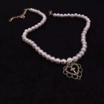 Collier ras de cou en perles avec pendentif croix dans un c?ur argent bijou religieux chrtien cadeau ...