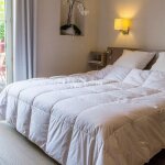 Couette duvet temp�r�e jacquard 260x240 cm 90% duvet neuf