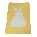 Couverture plaid b�b� de joli pull en lapin tricot� dans une couverture pour b�b� - jaune