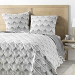 Couvre lit 2 pers matelass� + 2 housses 60x60 220 x 240 cm jersey / microfibre faustine