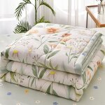 Couvre - lit matelass� 200x230 cm microfibre l�ger �t� motif fleurs imprim� r�versible vert label