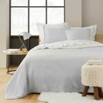 Couvre lit 220 x 240 cm + 2 taies 60x60 cm en velours relief / sherpa mylene gris