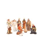 Cr�che d�cor� de 11 personnages en r�sine avec coffret 10cm