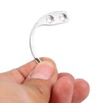 D�colleur d�tiquette de d�tacheur de cl� de crochet douvre - porte tenu dans la main - xls