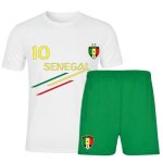 Ensemble foot inspir� s�n�gal homme - mod�le rayures 10 - maillot + short - - blanc