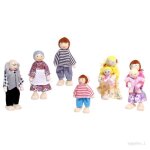 Ensemble de maison de poup�e happy family - jouet - comprend 3 ou 8 poup�es - bois et tissu