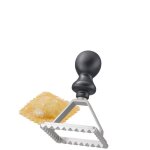 Emporte - pi�ce � ravioli - gefu - liguri - plastique noir - poign�e ergonomique - lave - vaisselle compatible ...