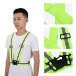 Gilet de protection réfléchissant. accessoires visible pour la course cycliste la nuit. accessoires pour ... Gilet de protection réfléchissant. accessoires visible pour la course cycliste la nuit. accessoires pour ...