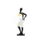 Tr�s grande statue de femme nana ou danseuse en r�sine multicolore. hauteur 80 centim�tres. pour une ...
