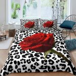 Housse de couette - imprim�e - 240x260 cm - 2 taies 65x65 cm - microfibre - motif l�opard rose rouge