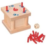 Jeu de d�s en bois - goki - il me faut un six - pour enfants - a partir de 5 ans