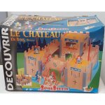 Jeu jura / le ch�teau en bois / �norme boite 50x40x25cm / ch�teau et chevaliers . boite abimee.