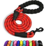 Laisse chien corde nylon r�fl�chissante 150 x 1 cm poign�e rembourr�e clip pivotant 360� rouge