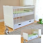 Lit bb volutif avec matelas aloe vera rails de protection rglable en hauteur 120 x 60 cm - blanc