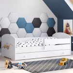 Lit enfant 160 x 80 cm + sommier + matelas + tiroir + barrière de protection avec motif pelleteuse Lit enfant 160 x 80 cm + sommier + matelas + tiroir + barrière de protection avec motif pelleteuse