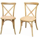 Lot de 2 chaises de bistrot en bois de cédrèle naturel. vintage. assise en rotin. empilables Lot de 2 chaises de bistrot en bois de cédrèle naturel. vintage. assise en rotin. empilables