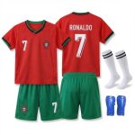 Maillot de foot enfant portugal ronaldo 7 - tenue sportive pour enfants avec chaussettes et prot�ge - ...