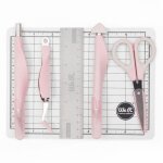 Mini kit doutils - we r memory keepers - 7 pcs - tapis de d�coupe - ciseaux - cutter de pr�cision