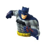 Monogram int. - batman : the dark knight returns - buste / tirelire blue bloody version Monogram int. - batman : the dark knight returns - buste / tirelire blue bloody version